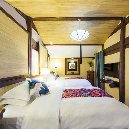 Lijiang Yuntian Palace Hotel Экстерьер фото