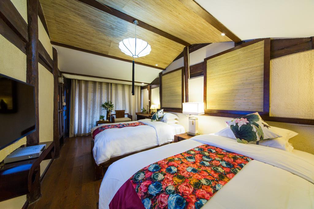Lijiang Yuntian Palace Hotel Экстерьер фото