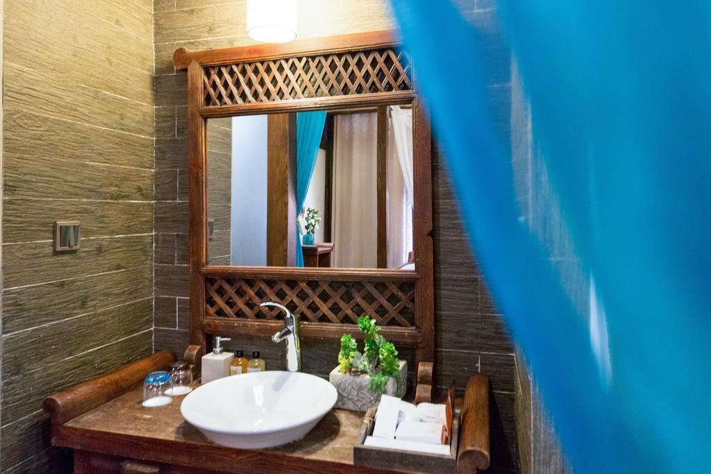 Lijiang Yuntian Palace Hotel Экстерьер фото